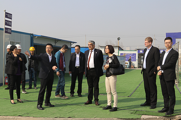 參觀綜合能源供應(yīng)站項(xiàng)目.jpg 參觀綜合能源供應(yīng)站項(xiàng)目.jpg